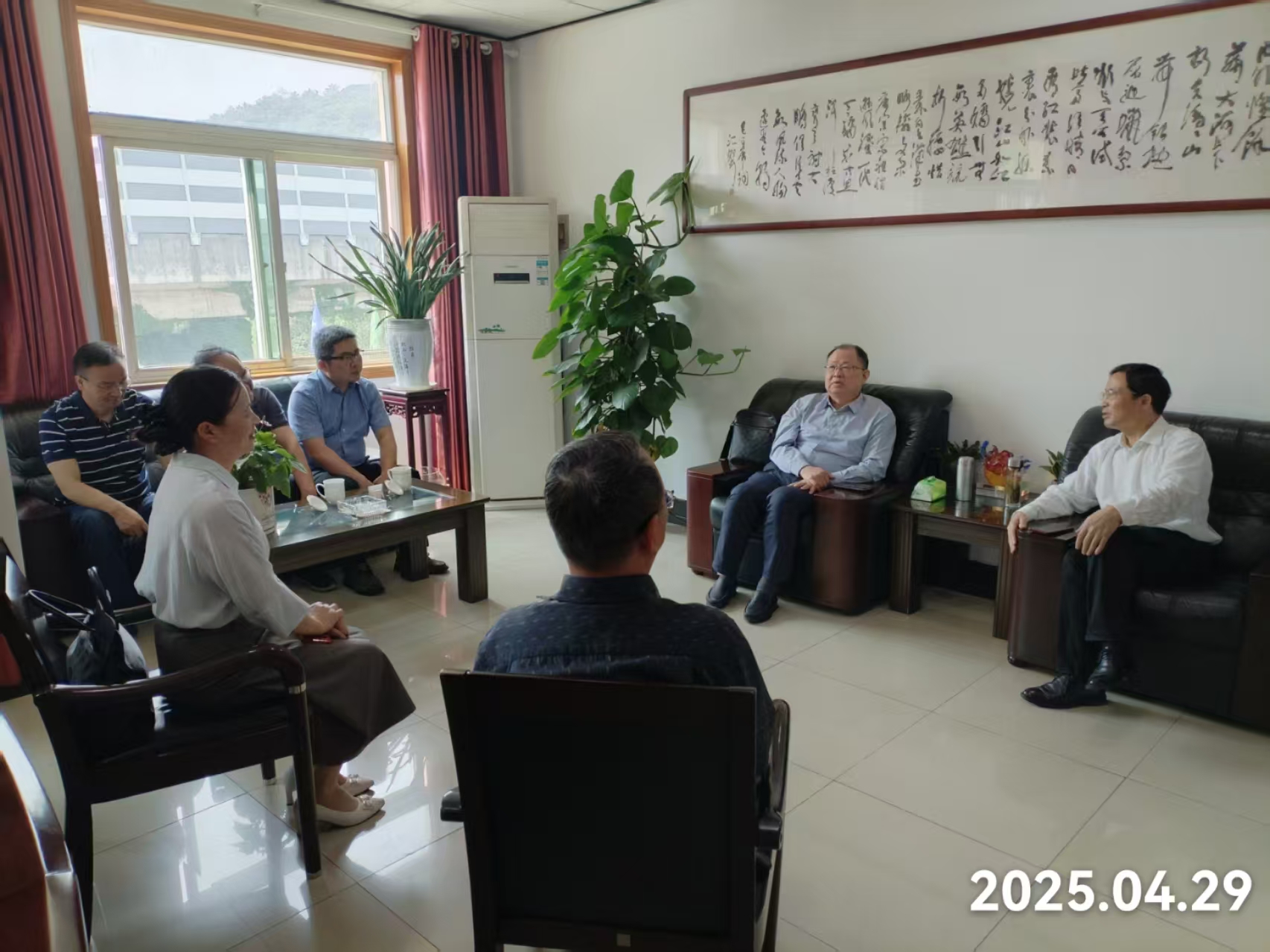 20250429李玉發(fā)一行來(lái)訪 (3).jpg