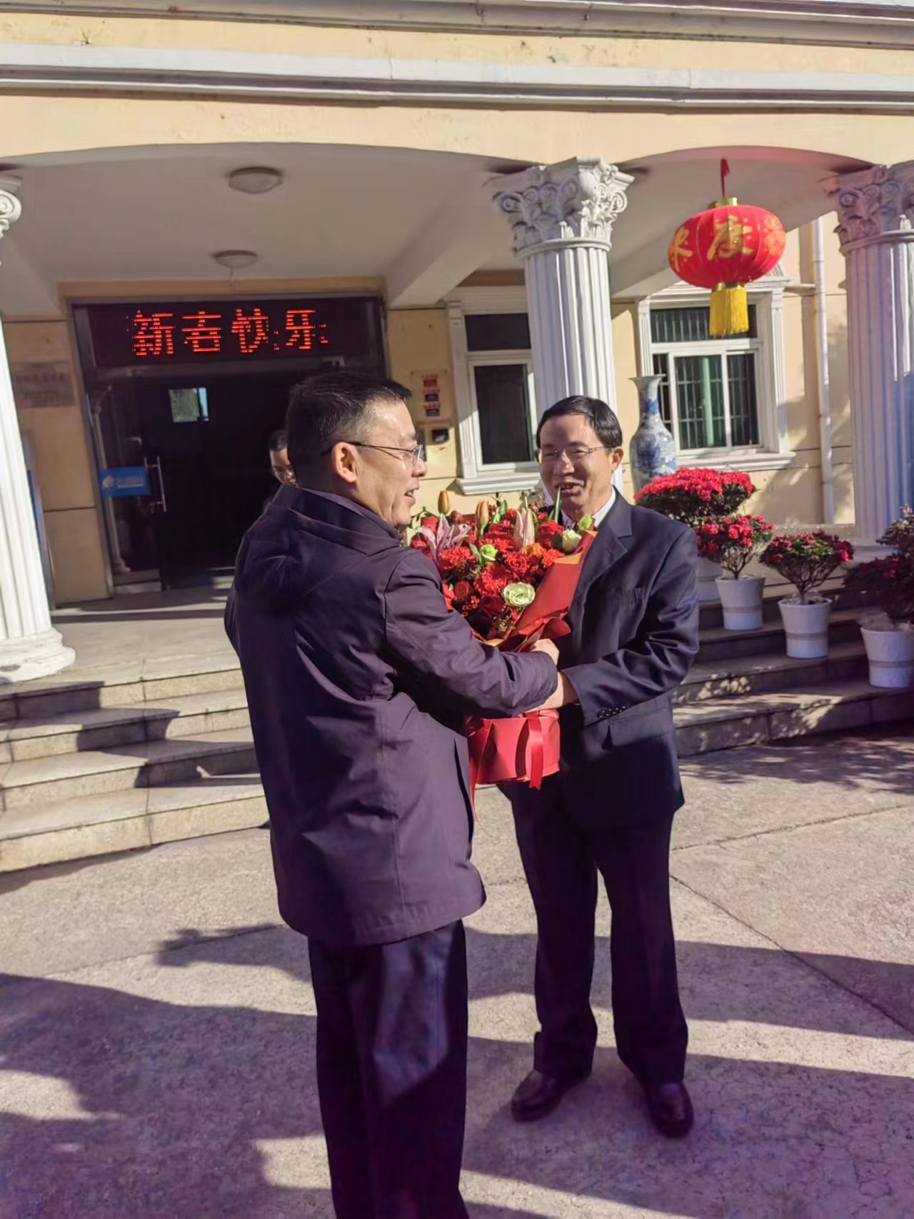 敢拼敢搶敢作為 奮進拼搏見業績(圖1)